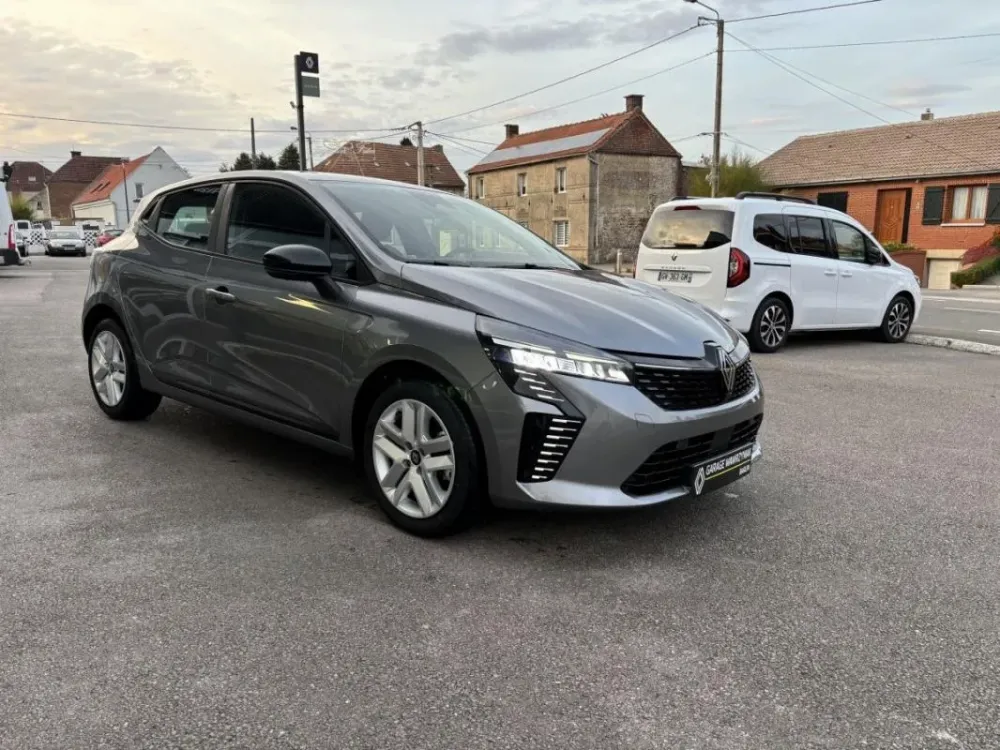 Renault Clio V Evolution Blue dCi 100 -25 (3)